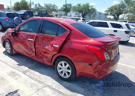 2013 Nissan Versa 1.6 Sl z USA, uszkodzony, nr VIN 3N1CN7AP4DL834318